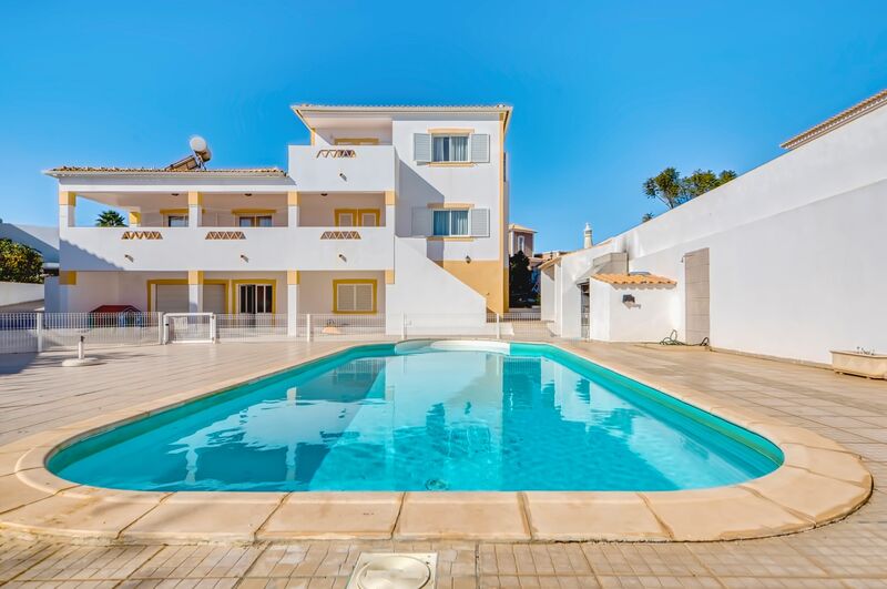House 5 bedrooms Pêra Silves - fireplace, swimming pool, countryside view, garage, barbecue, store room, equipped kitchen, terrace