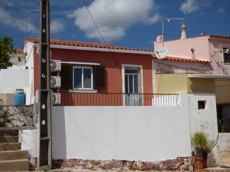 Casa V3 Geminada São Bartolomeu de Messines Silves - ar condicionado, quintal, piscina, jardim, terraço