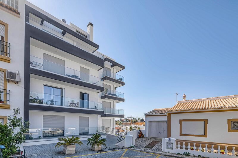 Apartamento novo T1 Centro Ferragudo Lagoa (Algarve) - equipado, vista campo, piso radiante, terraço, garagem, painel solar, varandas, ar condicionado