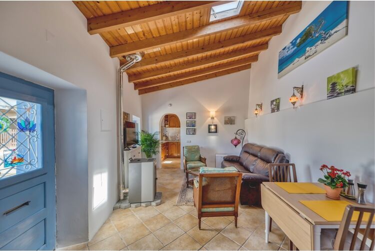 Casa V1+1 Térrea Alcantarilha Silves - excelente localização, terraço, bbq, salamandra