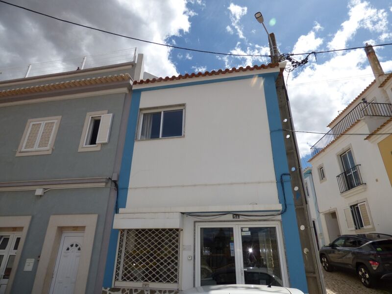 Apartment T2 Renovated in the center Algoz Silves - store room, tiled stove, double glazing, 1st floor, balcony, attic, kitchen, air conditioning