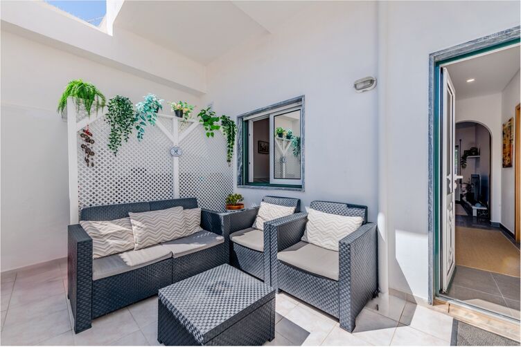Apartamento T2 Renovado no centro Silves - arrecadação, equipado, isolamento acústico, ar condicionado, cozinha equipada, vidros duplos, piso radiante, muita luz natural, terraço