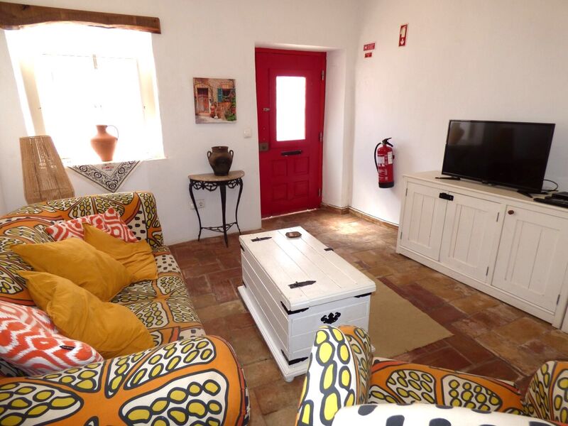 Home Typical in the center V2 Silves - terrace, equipped kitchen