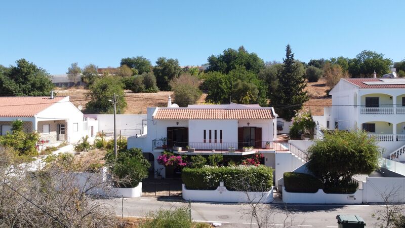 House V5 Paderne Albufeira - fireplace, barbecue, swimming pool, store room, garage, air conditioning, terrace, garden
