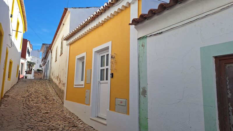 Moradia V1 Renovada no centro São Bartolomeu de Messines Silves - ar condicionado, terraço