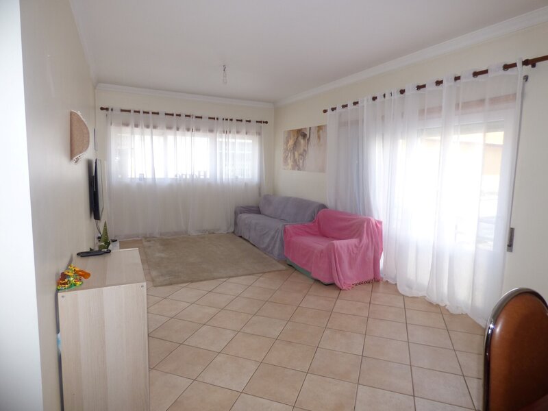 Apartamento T1 Centro Silves - r/c, garagem, cozinha equipada, varanda, excelente localização