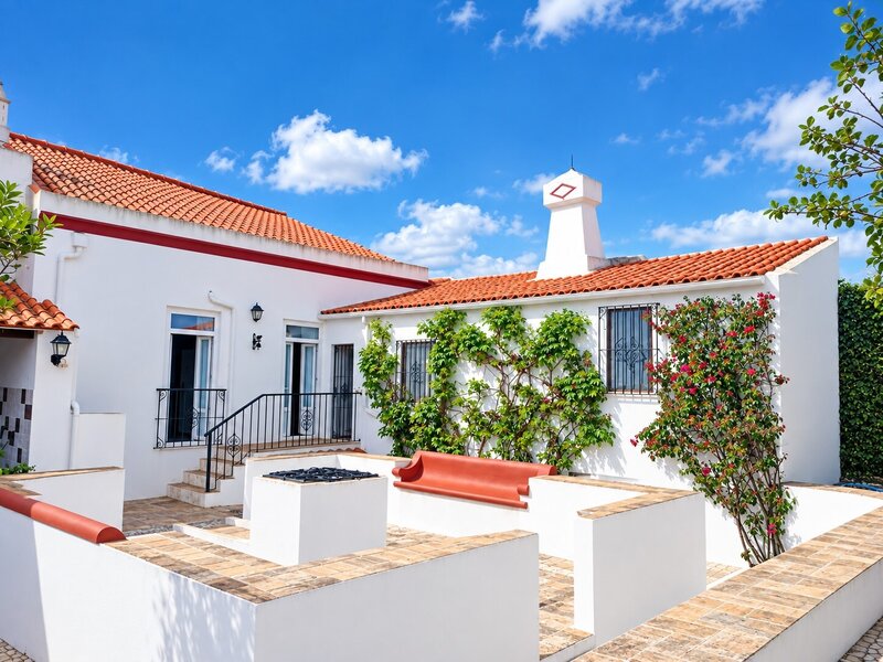дом старая V4+2 Centro Silves - терраса, сад