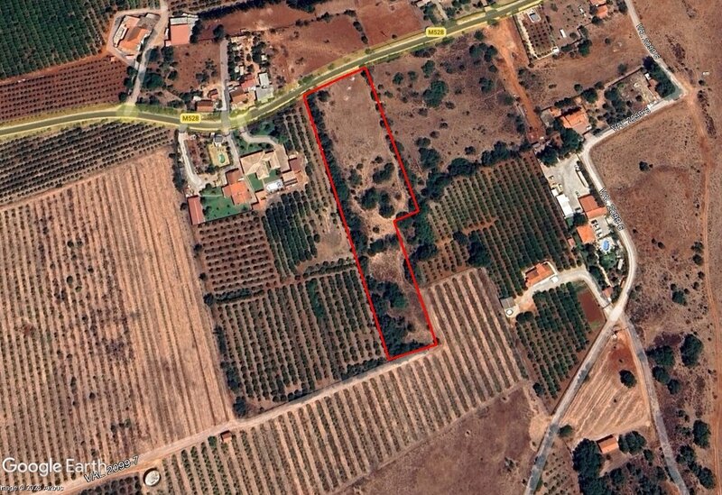 Grond Rustiek with 9960sqm Alcantarilha Silves - waterput, elektriciteit, water, eenvoudige toegang