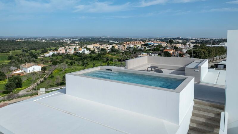 Apartamento T2 com vista mar Albufeira e Olhos de Água - ar condicionado, piscina, vista mar, piso radiante, terraço