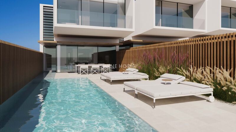 À venda Moradia de luxo V2 Albufeira - garagem, terraço, piso radiante, ar condicionado, piscina, bbq