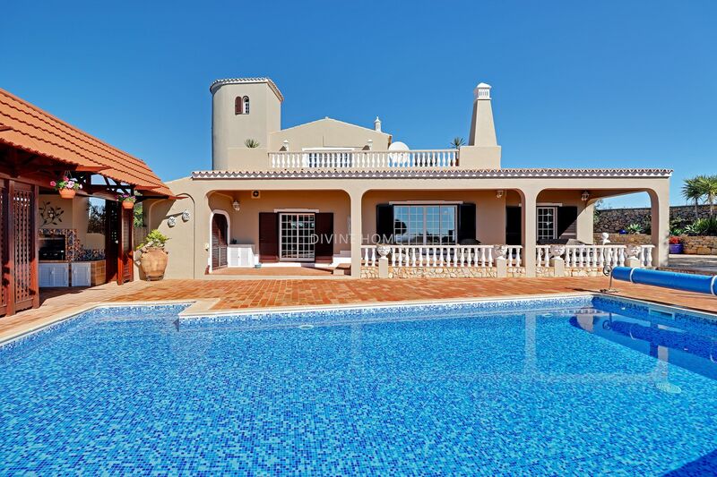 Moradia V3 Estoi Faro para comprar - garagem, jardins, piscina, painéis solares