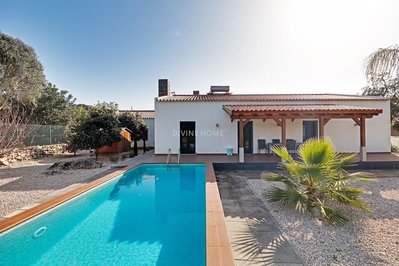Moradia V4 para venda São Brás de Alportel - bbq, piscina, vidros duplos, salamandra, ar condicionado, jardim, terraço, painéis solares