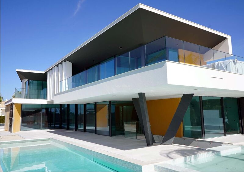 Vivenda Moderna V5 Albufeira e Olhos de Água - ar condicionado, garagem, piscina, jardim, vista mar, painéis solares