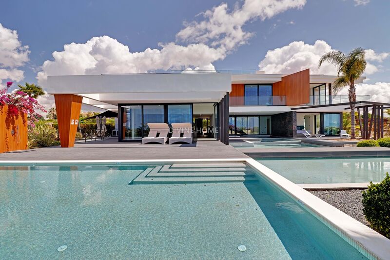 Moradia de luxo V4 Carvoeiro Lagoa (Algarve) - terraços, garagem, piscina, jardins