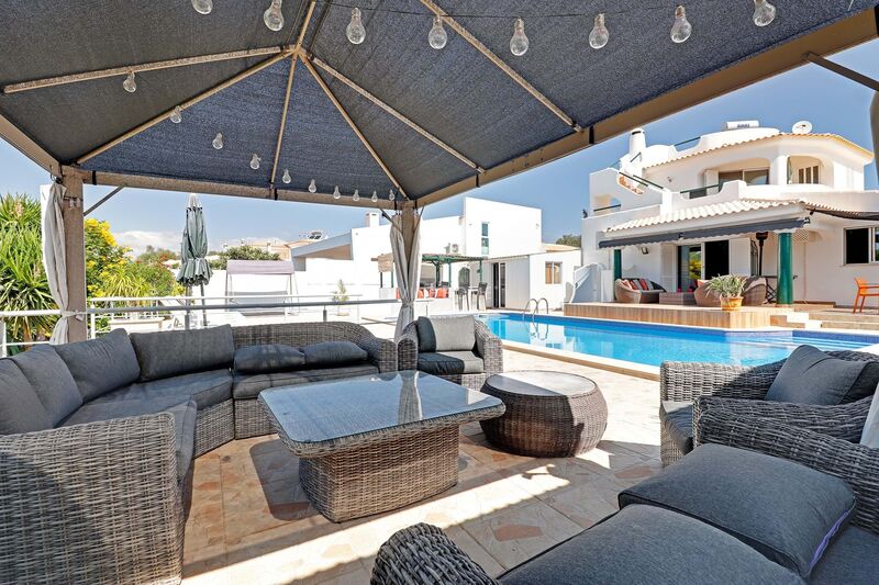 House 3 bedrooms Albufeira - garage, terrace, swimming pool, barbecue