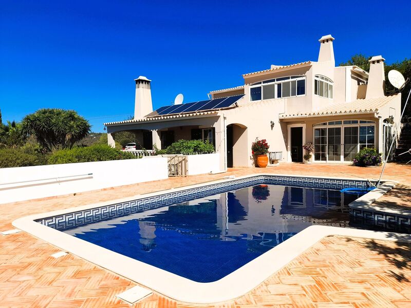 Moradia V4 Moderna São Brás de Alportel - terraços, jardim, painéis solares, ar condicionado, muita luz natural, salamandra, vista mar, equipado, zona calma, piscina