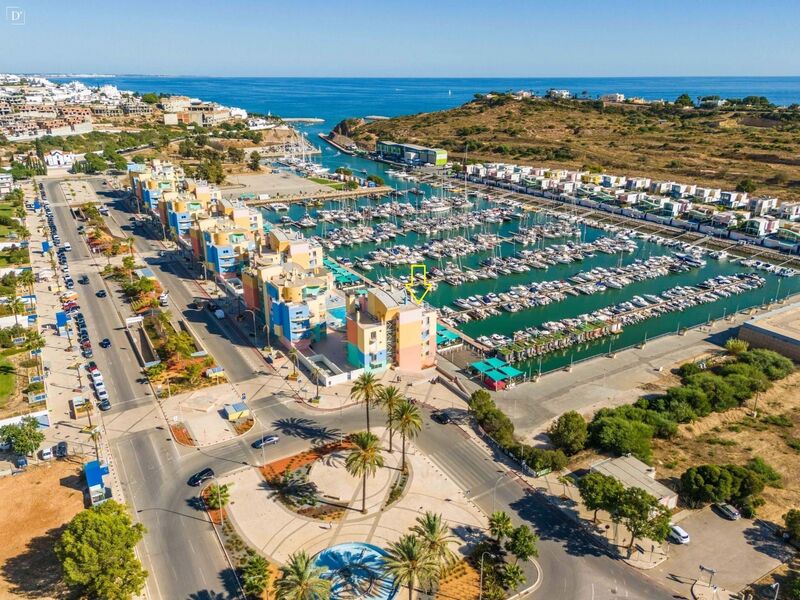 Apartment 1 bedrooms Modern Albufeira - alarm, garage, double glazing, air conditioning, central heating, terrace, swimming pool