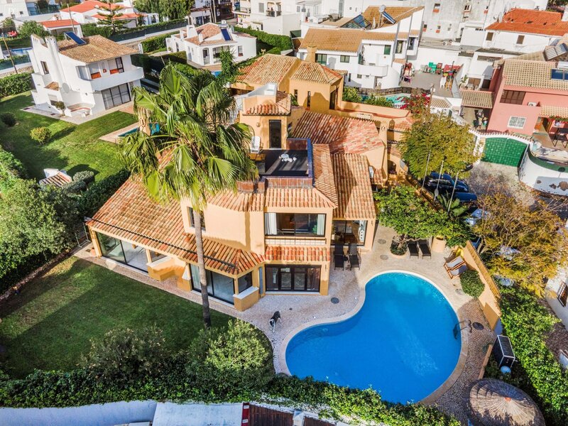 Casa V8 de luxo Albufeira e Olhos de Água - lareira, sauna, piscina, terraço, bbq