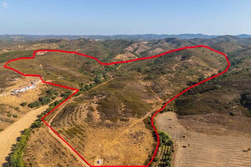 Terreno Misto com 176900m2 São Marcos da Serra Silves - água, electricidade, furo