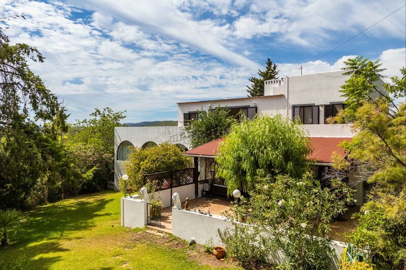 Moradia V5 Moncarapacho e Fuseta Olhão - arrecadação, piscina, varanda, terraços, bbq, vidros duplos, lareira, garagem, banho turco, jardim