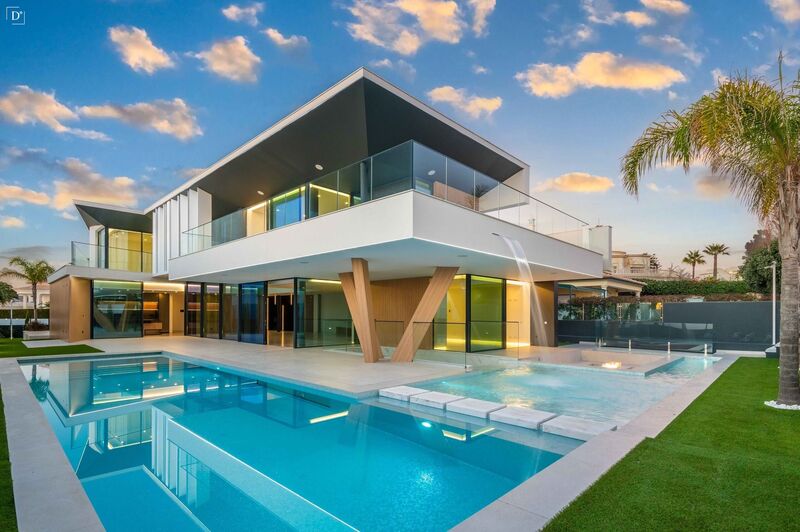 Villa 5 bedrooms Luxury Albufeira - air conditioning, sea view, garden, solar panels, garage, swimming pool