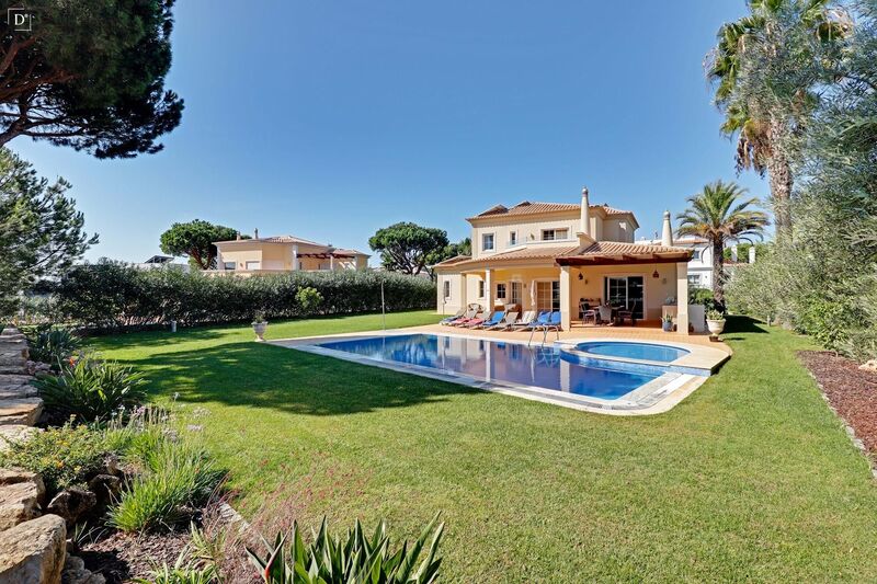 House 4 bedrooms Luxury Vilamoura Quarteira Loulé - balcony, underfloor heating, barbecue, equipped, garden, solar heating, alarm, swimming pool, fireplace, terrace, garage