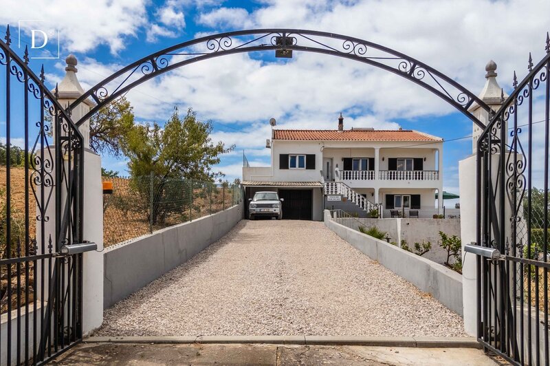 Casa Moderna V5 Boliqueime Loulé - lareira, churrasqueira, garagem, terraço