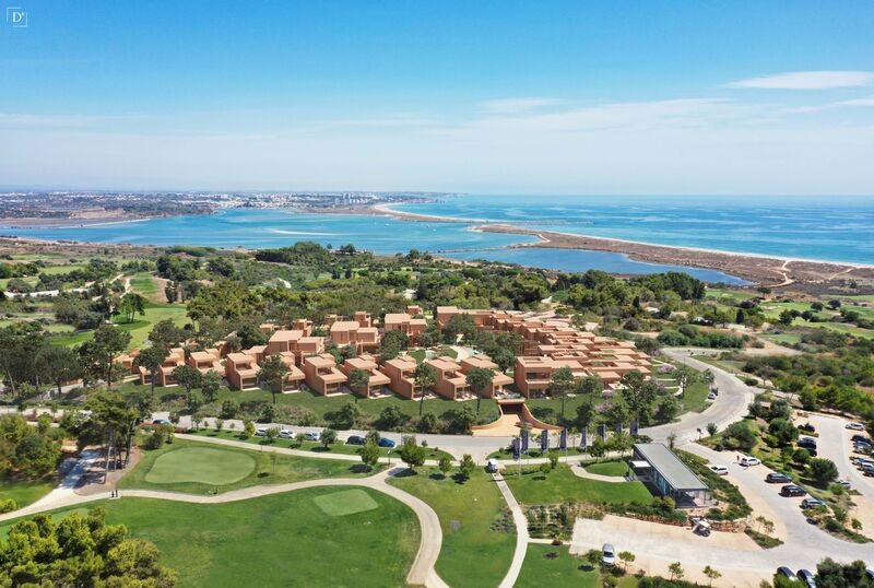 Apartment 2 bedrooms Duplex Lagos São Sebastião - lots of natural light, store room, terraces, terrace, gated community