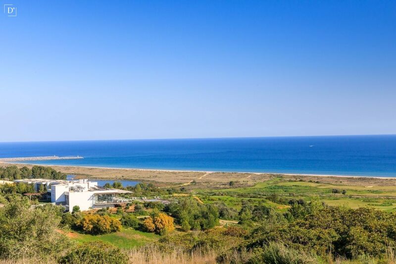 Plot of land with 3686sqm Lagos São Sebastião - sea view, garage