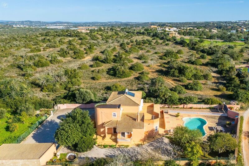 House 4 bedrooms Old in the center Pera Pêra Silves - balcony, swimming pool, garage, solar panels, air conditioning, terrace