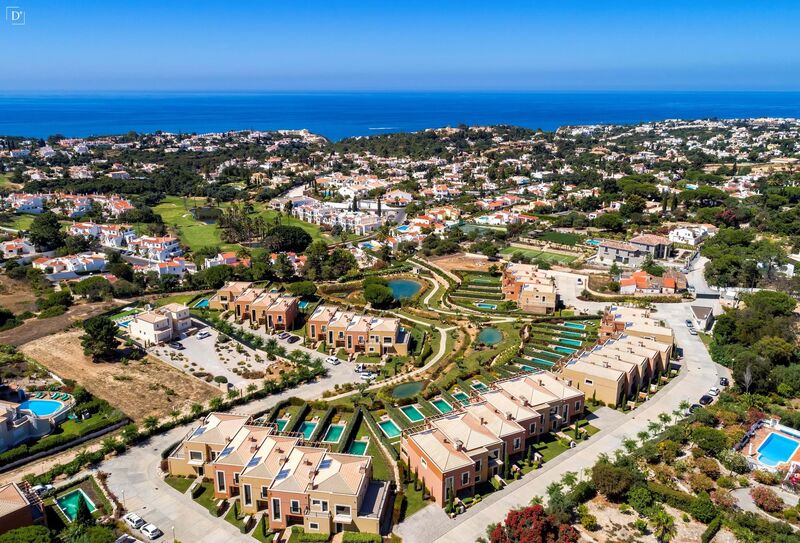 House 2 bedrooms Semidetached Carvoeiro Lagoa (Algarve) - garden, private condominium, video surveillance, terrace, swimming pool, equipped