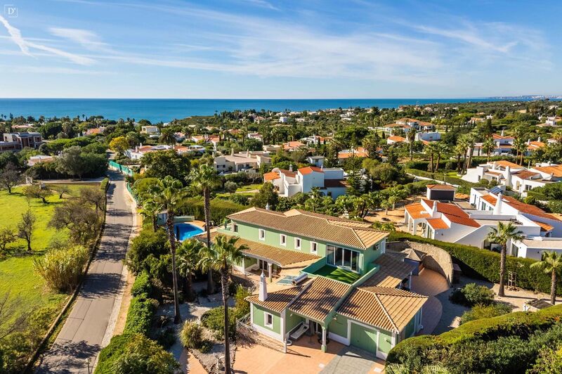 House 4 bedrooms Carvoeiro Lagoa (Algarve) - garage, swimming pool, garden, terraces, tennis court