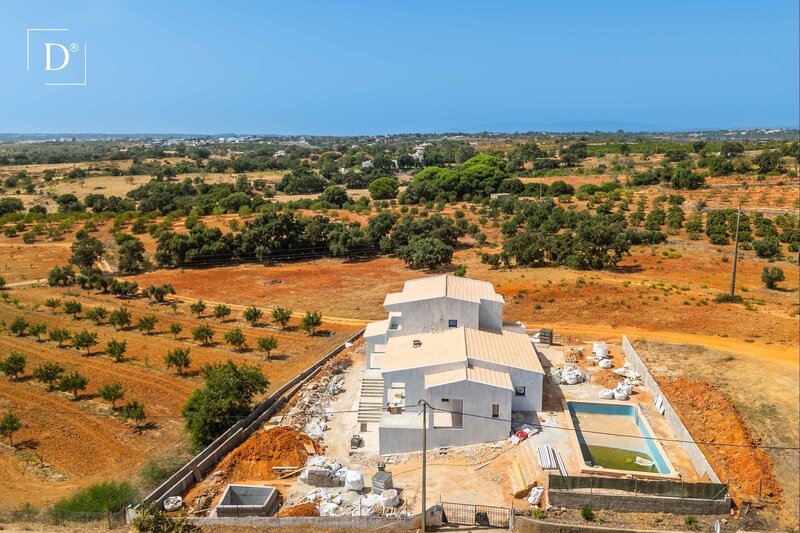 Moradia Isolada V6 Guia Albufeira - isolamento térmico, vidros duplos, ar condicionado, varanda, piscina, parque infantil