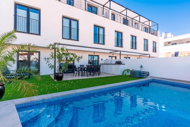 Apartment new in the center 3 bedrooms Tavira Santa Maria Tavira - furnished, equipped, sauna, store room, swimming pool, radiant floor, air conditioning, terrace