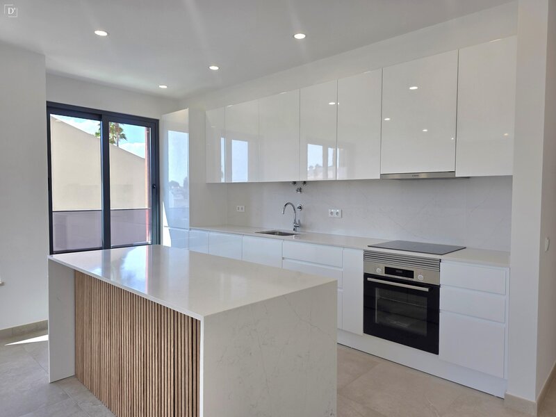 Apartamento T3 novo Vilamoura Quarteira Loulé - terraços, vidros duplos, jardins, arrecadação, piscina, piso radiante, ar condicionado, condomínio privado