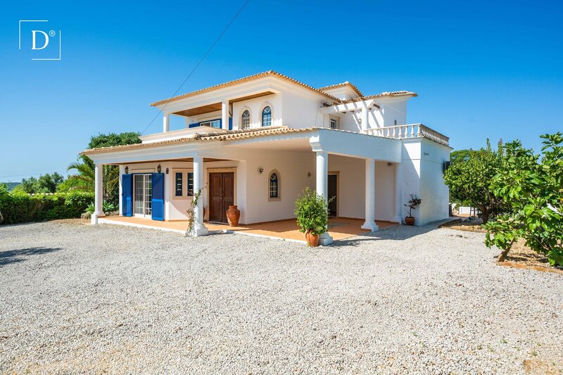 House 3 bedrooms Loulé São Clemente - fireplace, garage, swimming pool, barbecue, gardens, terraces