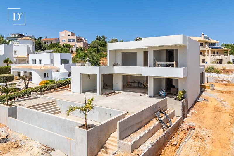 House 3 bedrooms Modern Albufeira e Olhos de Água - terraces, swimming pool, garden, garage