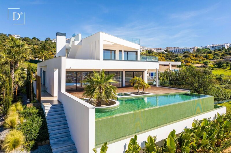 House Luxury 5 bedrooms Albufeira e Olhos de Água - garden, sea view, garage, alarm, terrace, swimming pool