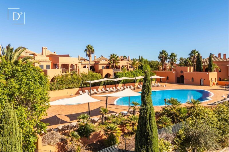 Apartment 3 bedrooms Luxury Alcantarilha Silves - radiant floor, swimming pool, store room, air conditioning, terrace, tennis court, balconies, equipped, playground