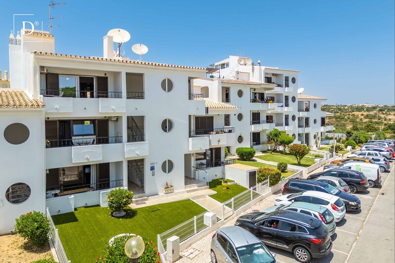 Apartment 2 bedrooms excellent condition Albufeira e Olhos de Água - thermal insulation, swimming pool, air conditioning, balconies, terrace