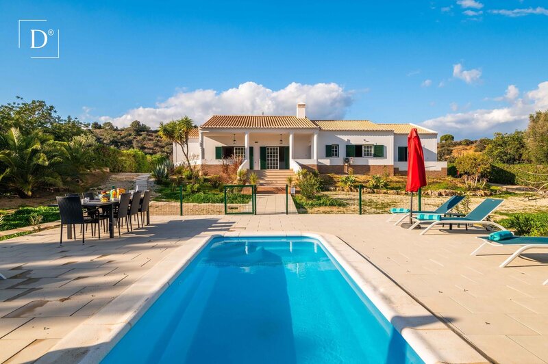 House 4 bedrooms Renovated Porches Lagoa (Algarve) - playground, swimming pool
