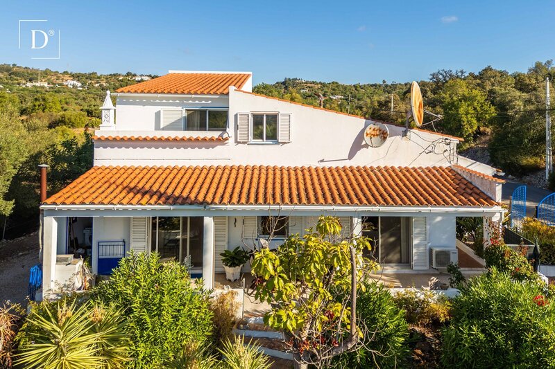 House 3 bedrooms Isolated São Brás de Alportel - balcony, tiled stove, air conditioning, double glazing, store room, attic, garden, terrace
