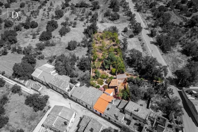 House 1 bedrooms to renew Alte Loulé