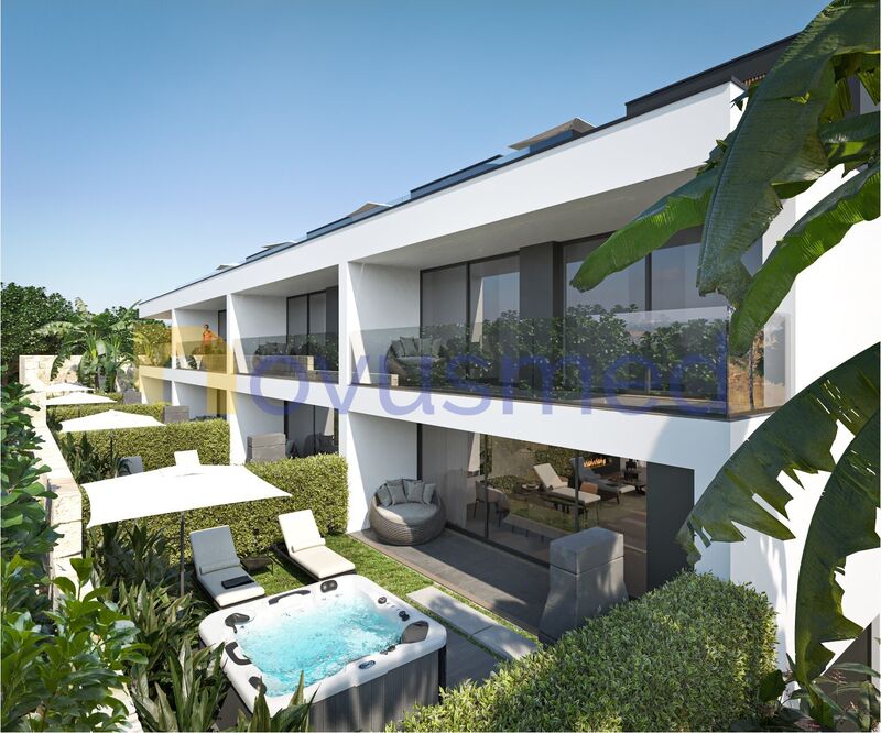 House townhouse V3 Mosqueira Albufeira - terrace, acoustic insulation, automatic irrigation system, air conditioning, garage, fireplace, barbecue, central heating, gardens, garden, solar panels