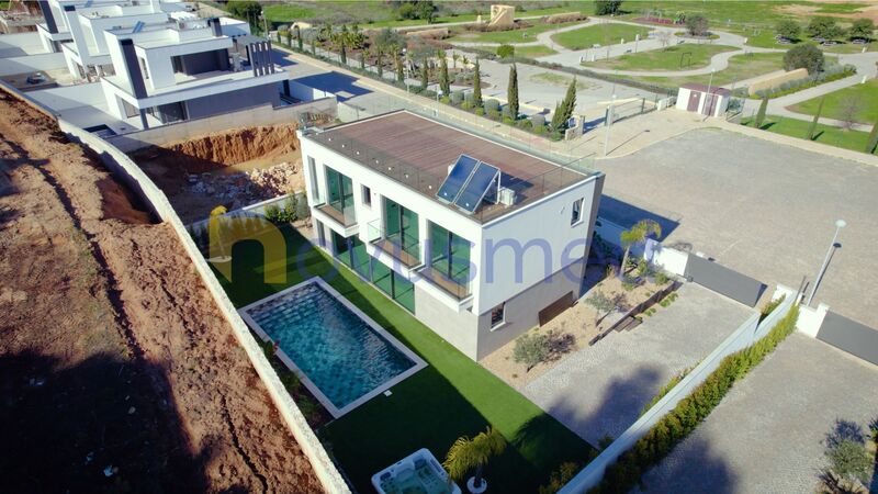 House V4 Albufeira - heat insulation, fireplace, acoustic insulation, automatic irrigation system, central heating, air conditioning, terrace, swimming pool