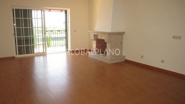 Moradia V2 Geminada em excelente estado Sítio dos Corgos/Parchal Lagoa (Algarve) - painel solar, terraços, lareira, varandas