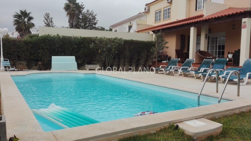 House well located 4 bedrooms Belavista Parchal Lagoa (Algarve) - swimming pool, store room, garage, garden, terrace, equipped kitchen