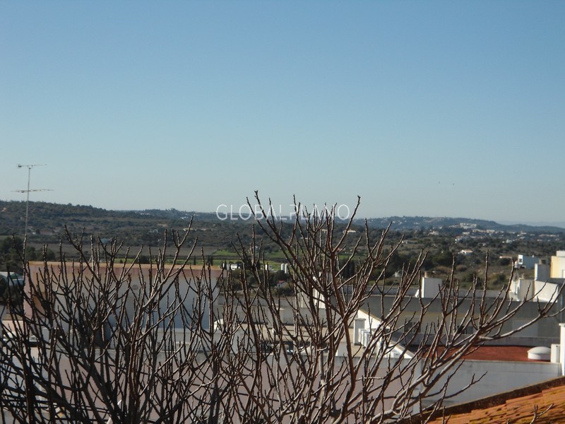 Casa V4 no centro Mexilhoeira Grande Portimão