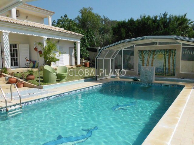 House V4 Montes de Alvor Portimão - garage, equipped kitchen, swimming pool, garden