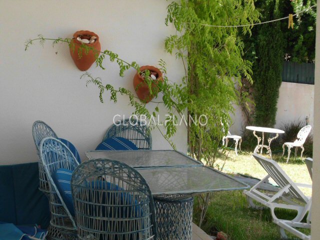 1000013727_spacious-detached-house-with-gardens-fruit-trees-covered-pool-sell-alvor-algarve.jpg